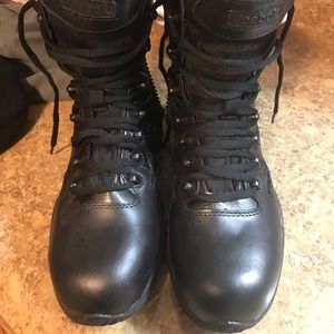 Reebok tactical boots brand new